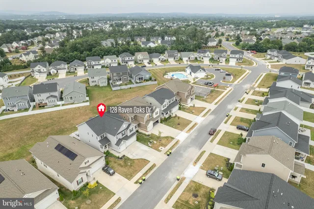 $684,900 | 128 Raven Oaks Drive, Winchester, VA 22602