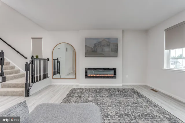 $684,900 | 128 Raven Oaks Drive, Winchester, VA 22602