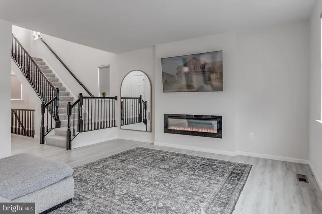 $684,900 | 128 Raven Oaks Drive, Winchester, VA 22602