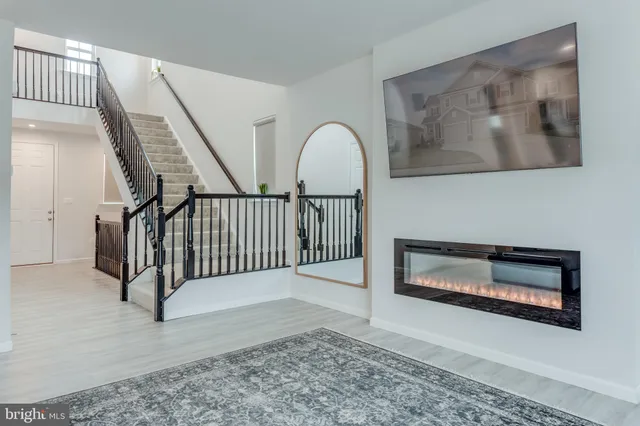 $684,900 | 128 Raven Oaks Drive, Winchester, VA 22602