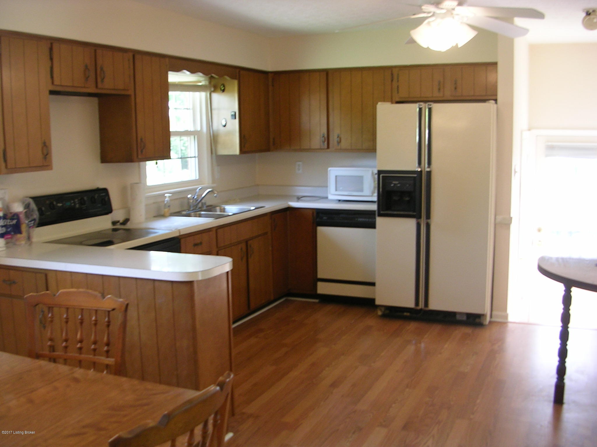 3512 Locklee Road Louisville, KY 40214 - Photo 4 of 21 4