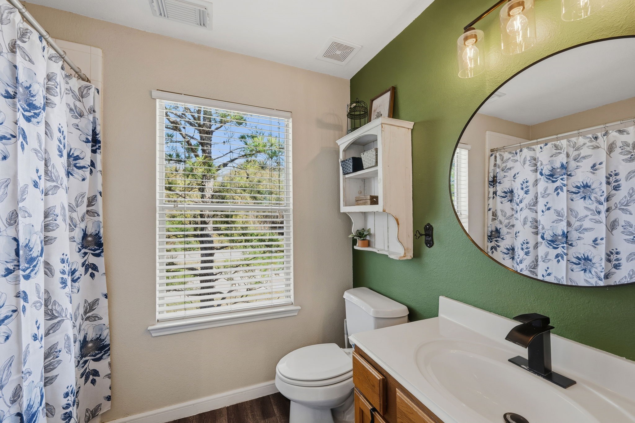 3962 Mossy Pl Lane Spring, TX 77388 - Photo 17 of 28 Primary Bathroom