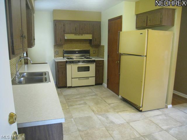 6760 Donna Rae Drive Independence, OH 44131 - Photo 8 of 15