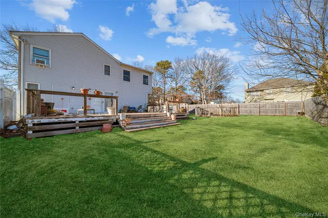 $748,900 | 11 Locust Avenue, Coram, NY 11727