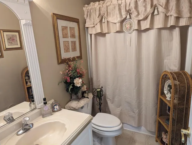 a view of a workspace with furniture