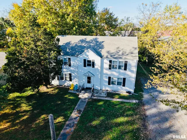 $209,900 | 419 East Church Street, Benton, IL 62812