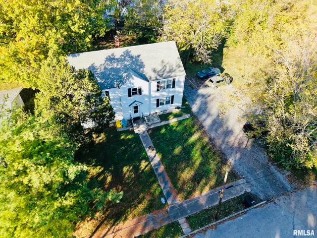 $209,900 | 419 East Church Street, Benton, IL 62812