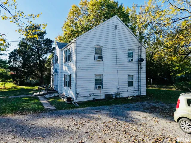 $209,900 | 419 East Church Street, Benton, IL 62812