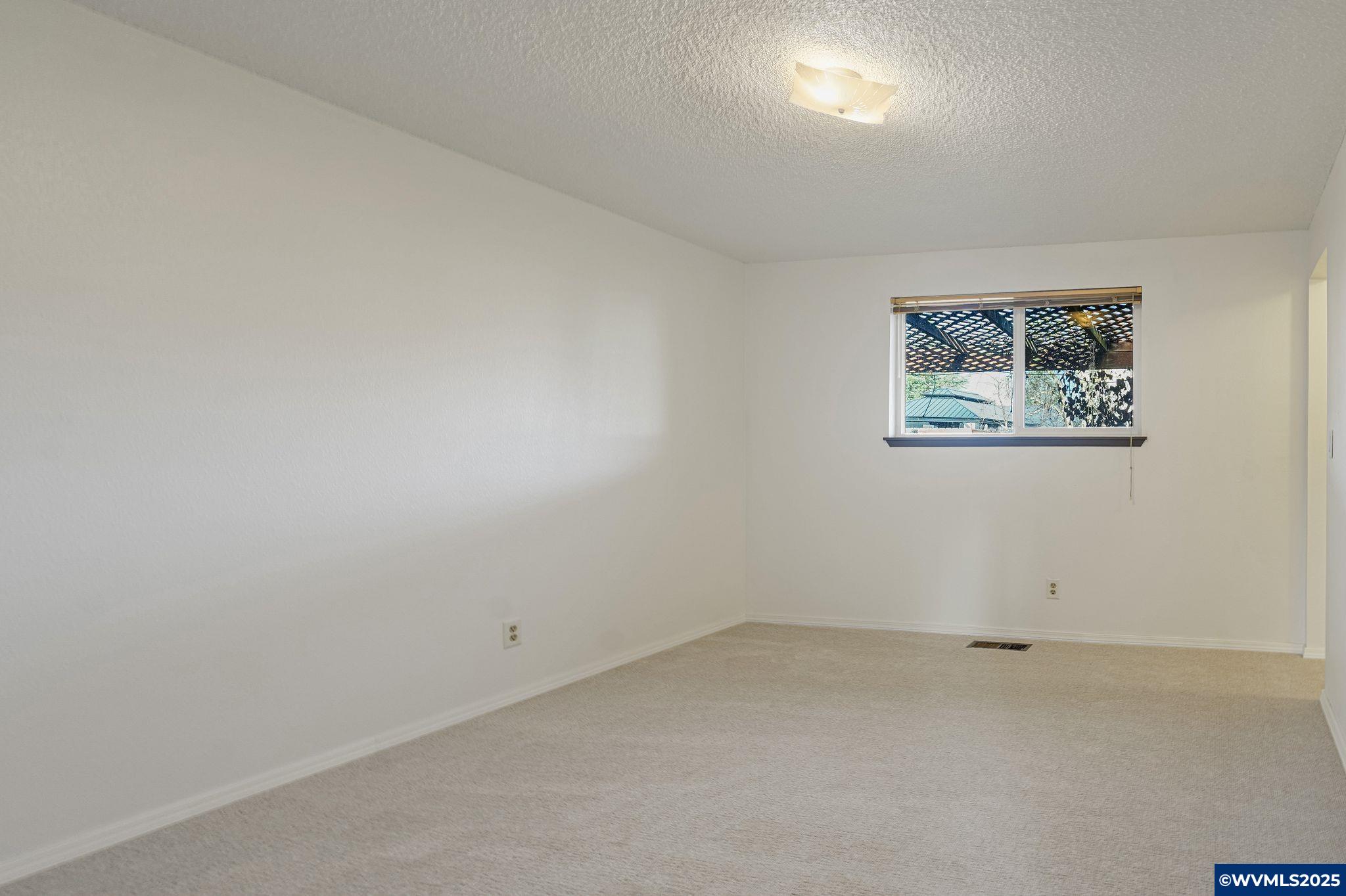 367 Spruce Court Independence, OR 97351 - Photo 15 of 50 Gallery Image 15