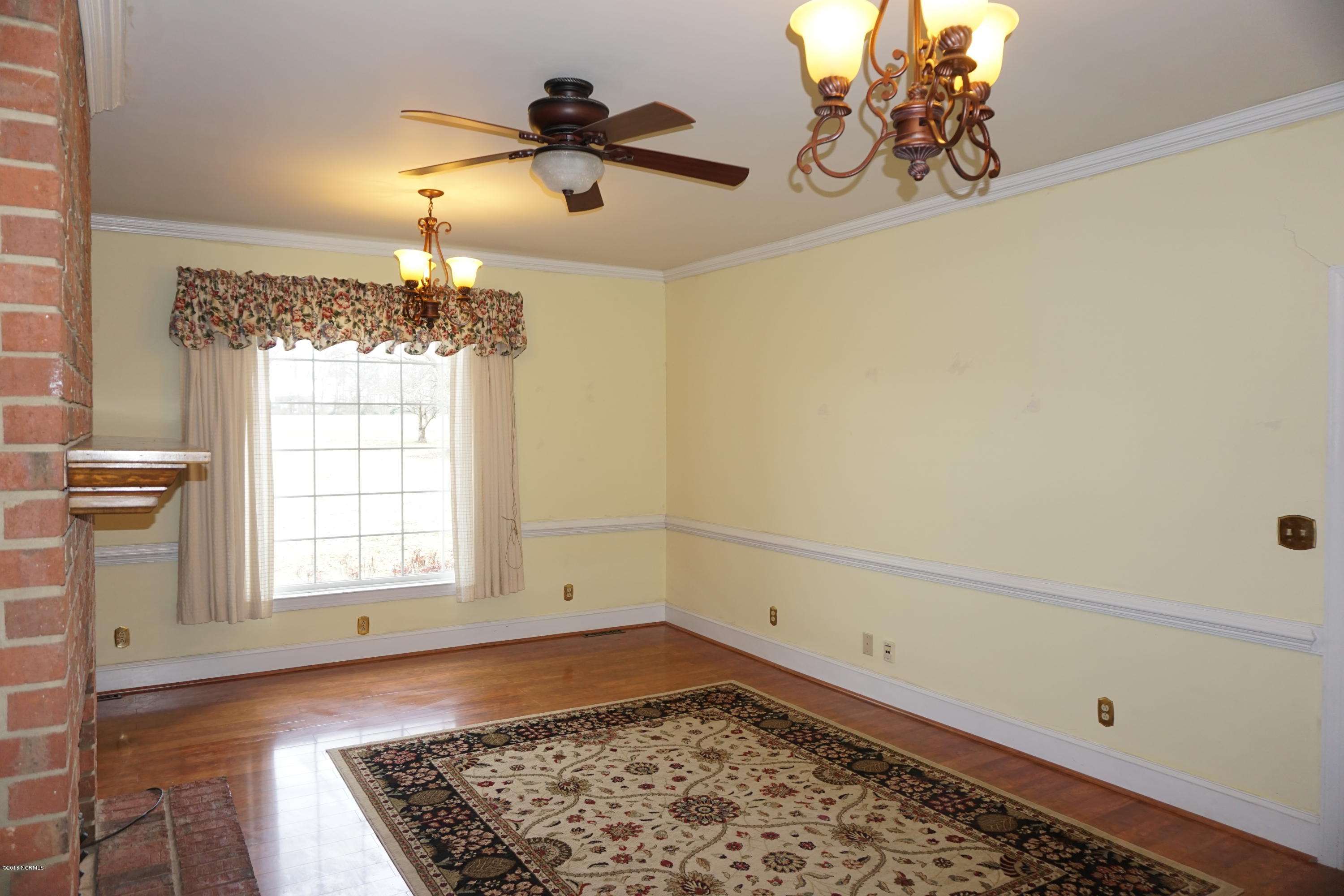 4175 Sharon Church Road Kinston, NC 28501 - Photo 7 of 44 Family Room 2