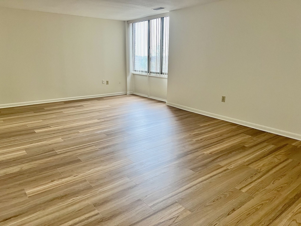 1008 Paradise Road, Unit 3N Swampscott, MA 01907 - Photo 18 of 29