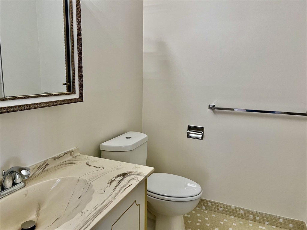 1008 Paradise Road, Unit 3N Swampscott, MA 01907 - Photo 26 of 29