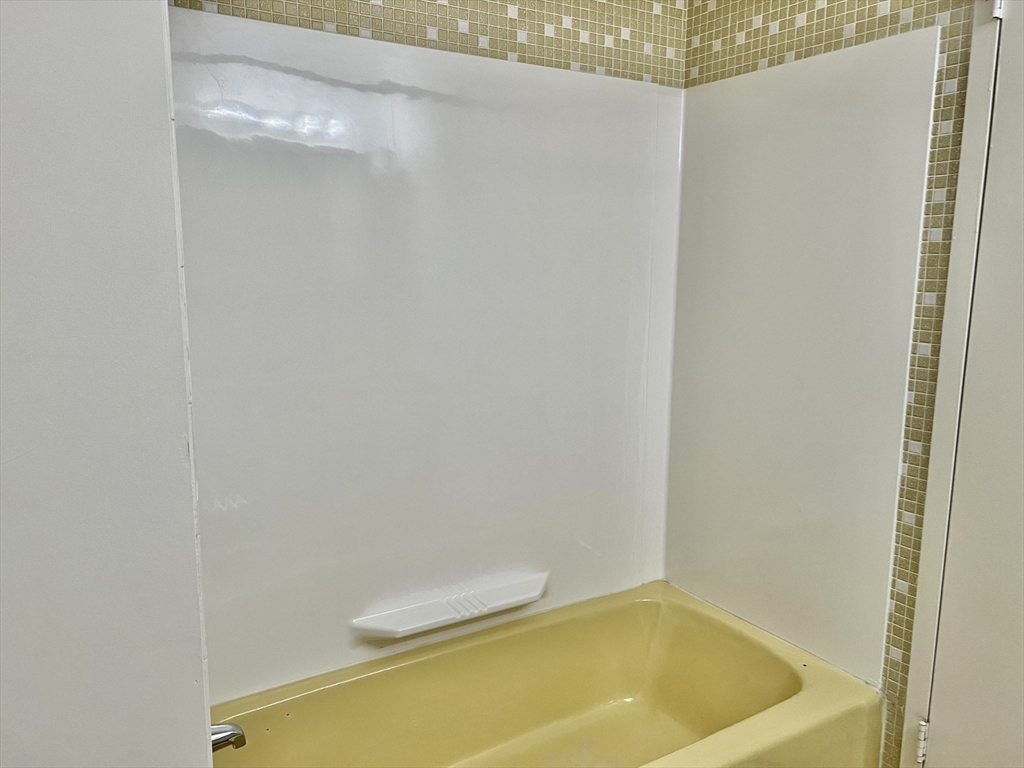 1008 Paradise Road, Unit 3N Swampscott, MA 01907 - Photo 27 of 29