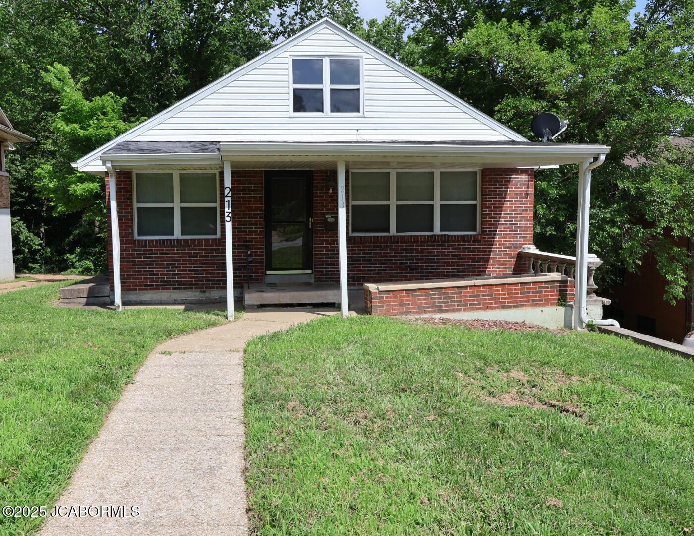 213 Dix Road Jefferson City, MO 65109 - Photo 1 of 1