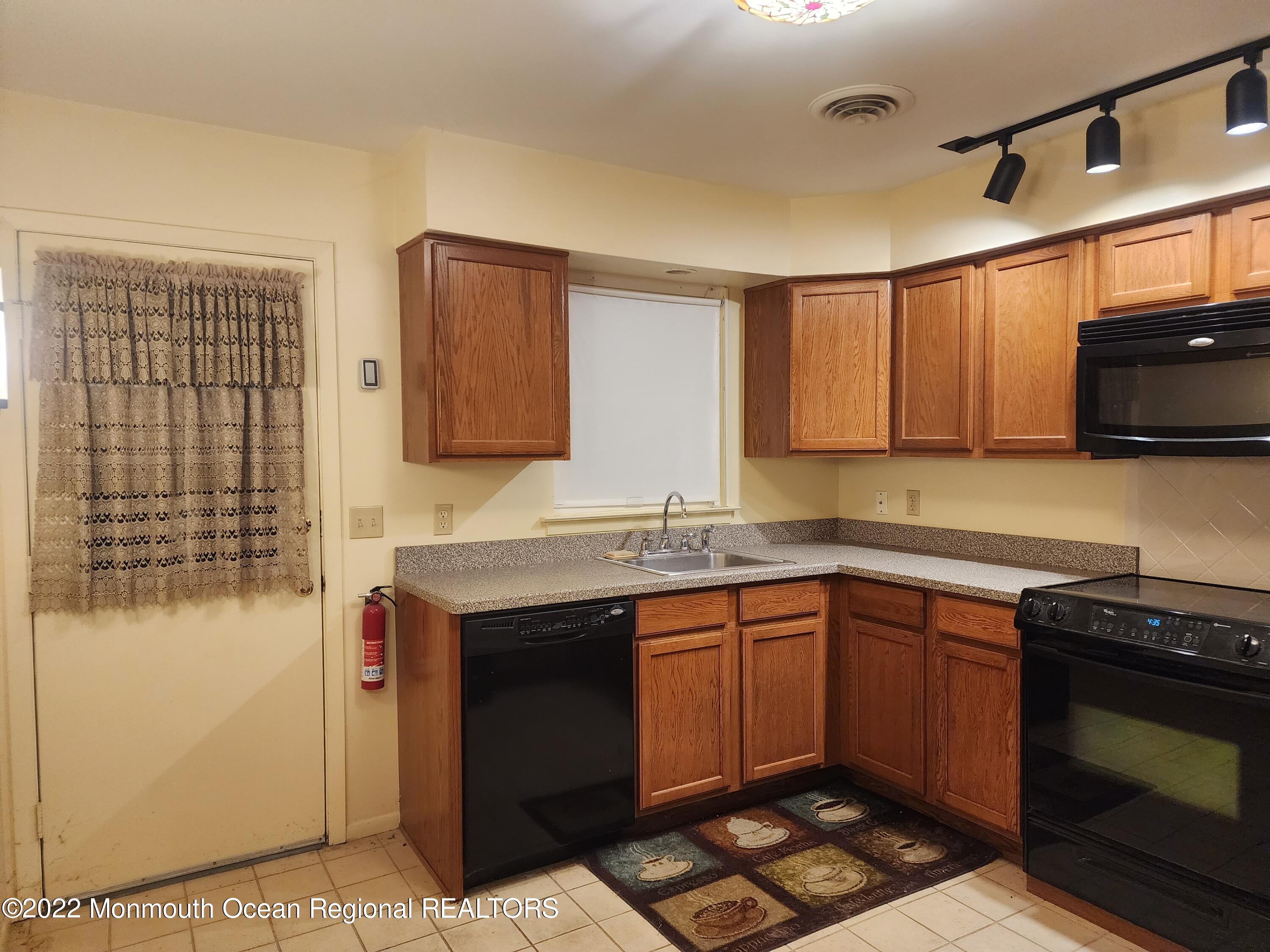 45A Sunset Road, Unit A Whiting, NJ 08759 - Photo 17 of 23 20221107_190941