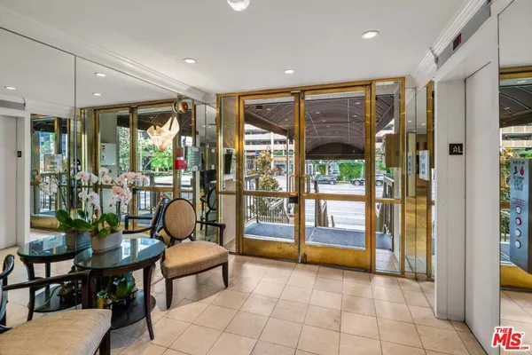 $4,000 | 10747 Wilshire Boulevard, Unit 806, Los Angeles, CA 90024