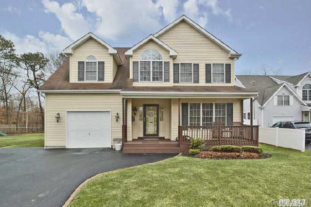 44 Muncey Road Bay Shore, NY 11706 - Photo 1 of 1 Gallery Image 1
