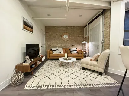 $2,600 | 1931 North Hoyne Avenue, Unit GDN, Chicago, IL 60647