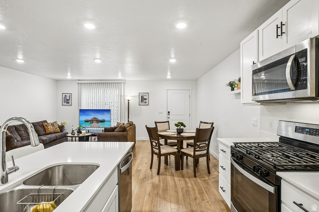 8631 Patron Way Magna, UT 84044 - Photo 15 of 44