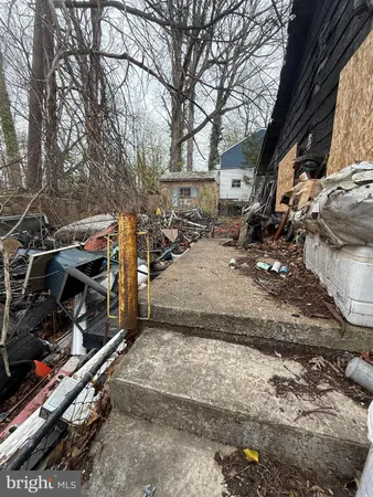 $200,000 | 18519 Triangle Street, Triangle, VA 22172