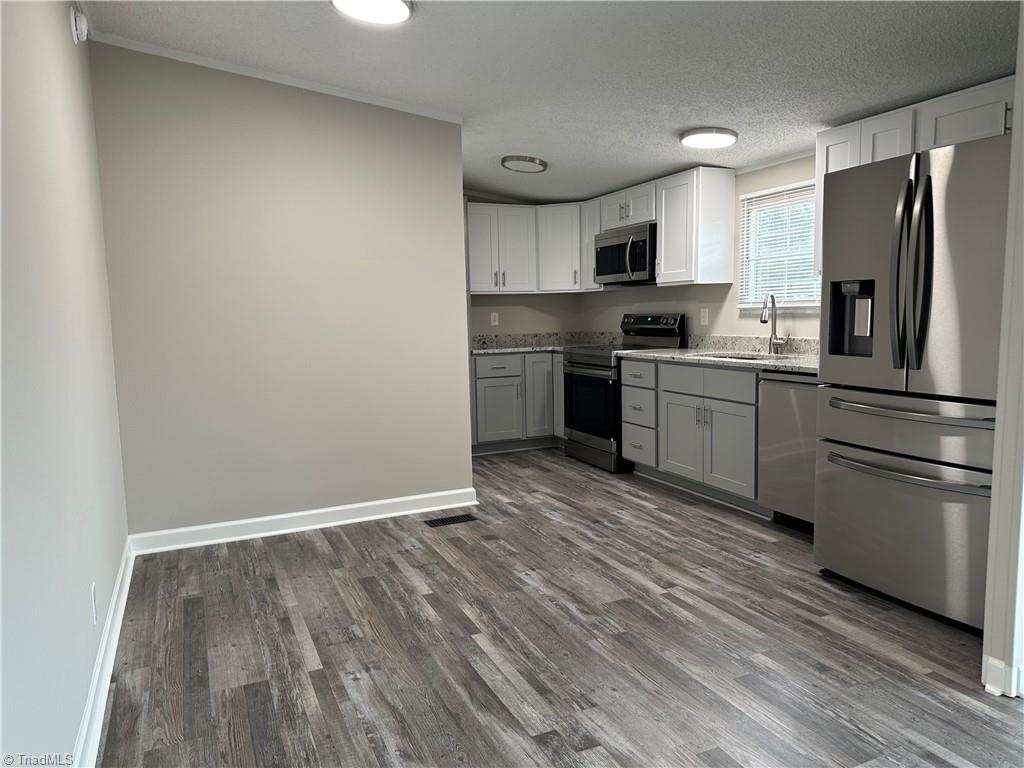 426 Frank Hulin Road Lexington, NC 27295 - Photo 11 of 24 Kitchen/Dining