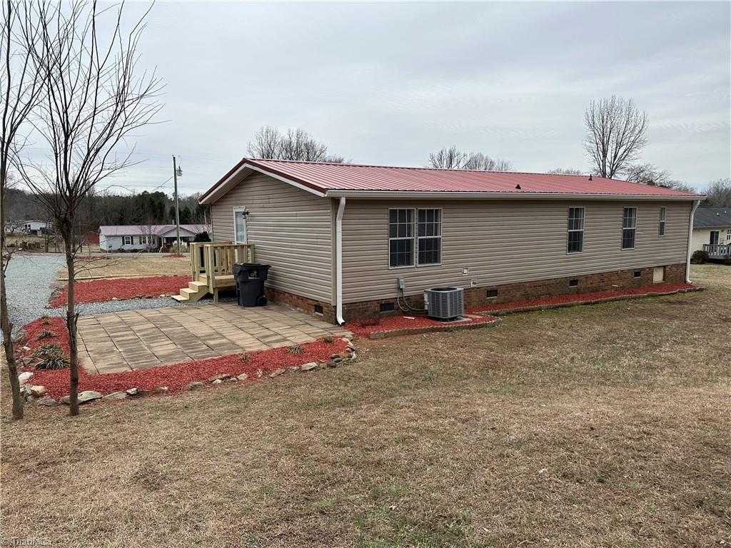 426 Frank Hulin Road Lexington, NC 27295 - Photo 4 of 24 Back of house