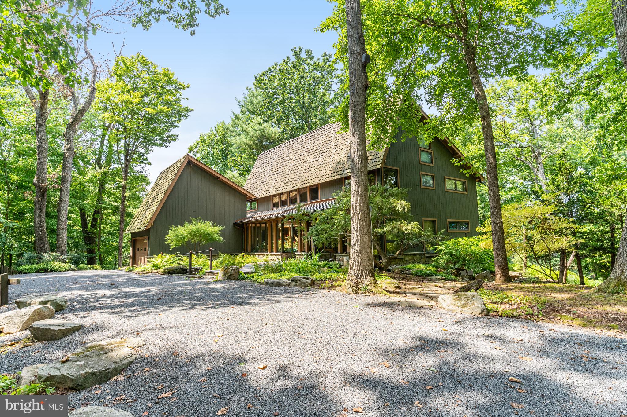 718 Bulls Neck Road McLean, VA 22102 - Photo 2 of 18