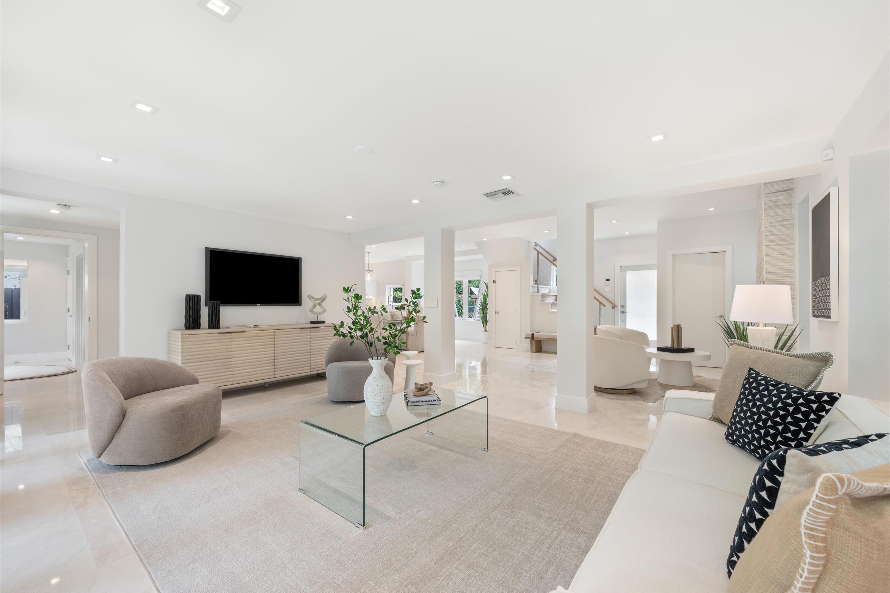 775 West 49th Street Miami Beach, FL 33140 - Photo 6 of 46 06-775 W 49th Street Miami Beach, FL-225