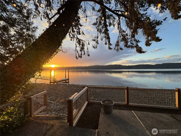$1,285,000 | 14101 Highway 106, Belfair, WA 98528