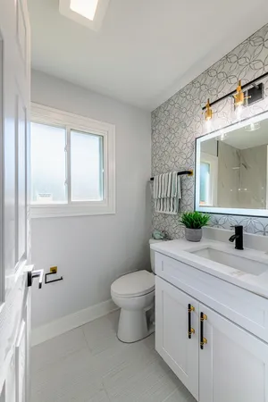 $579,000 | 380 Ventura Club Drive, Roselle, IL 60172