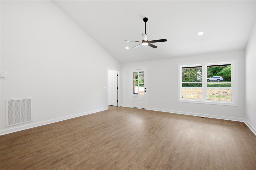 209 Castlebrook Drive Walhalla, SC 29691 - Photo 8 of 28