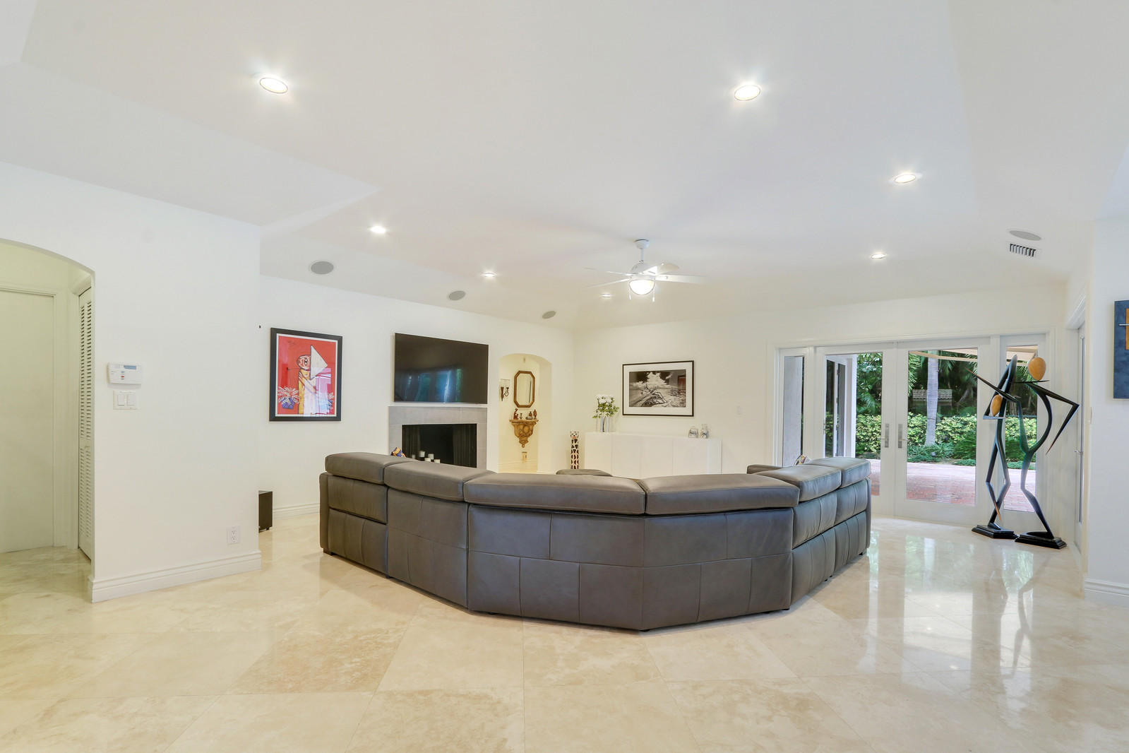 3765 Kings Way Boca Raton, FL 33434 - Photo 12 of 37 family room