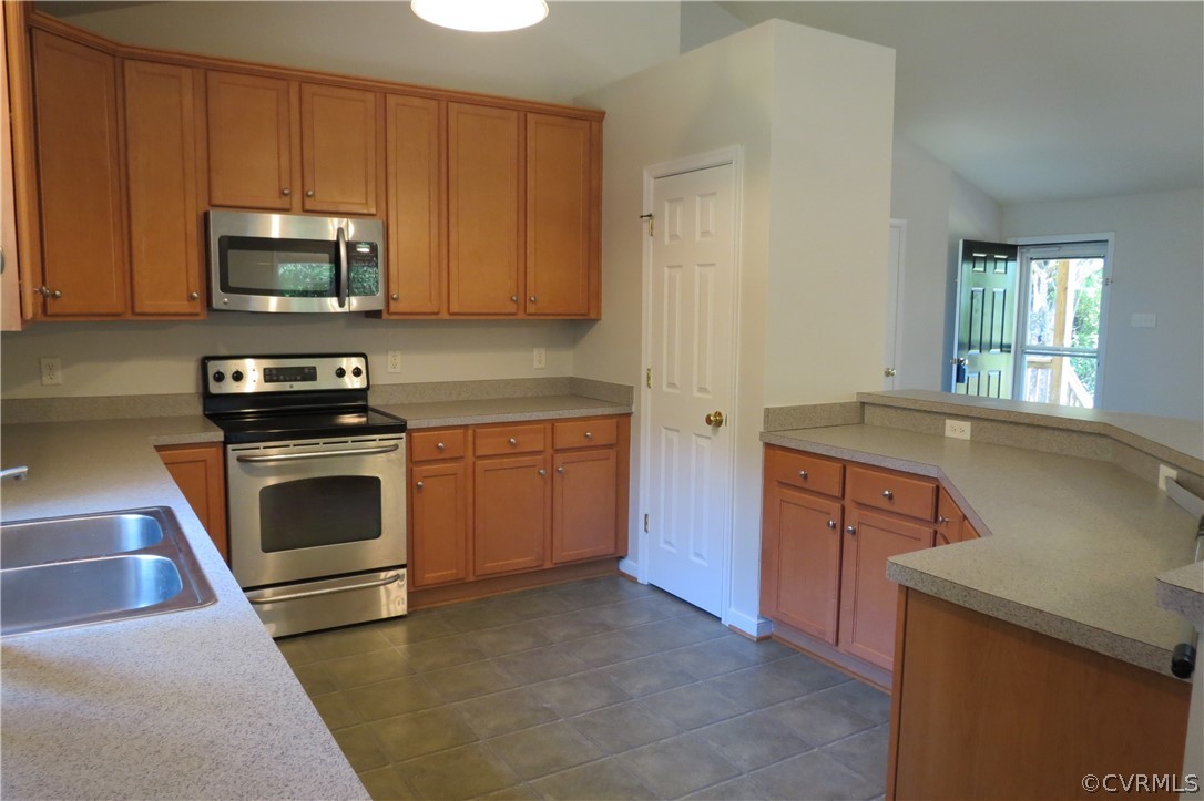 9011 River Road Petersburg, VA 23803 - Photo 9 of 36 Gallery Image 9