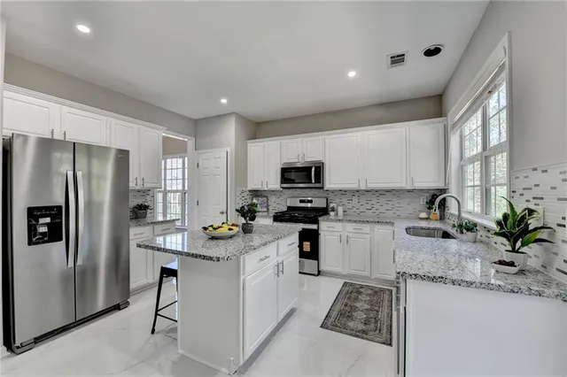 $585,000 | 623 Friars Head Court Northeast, Suwanee, GA 30024