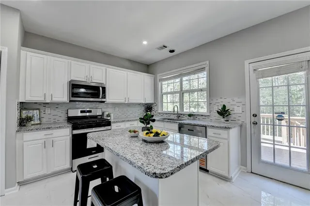 $585,000 | 623 Friars Head Court Northeast, Suwanee, GA 30024