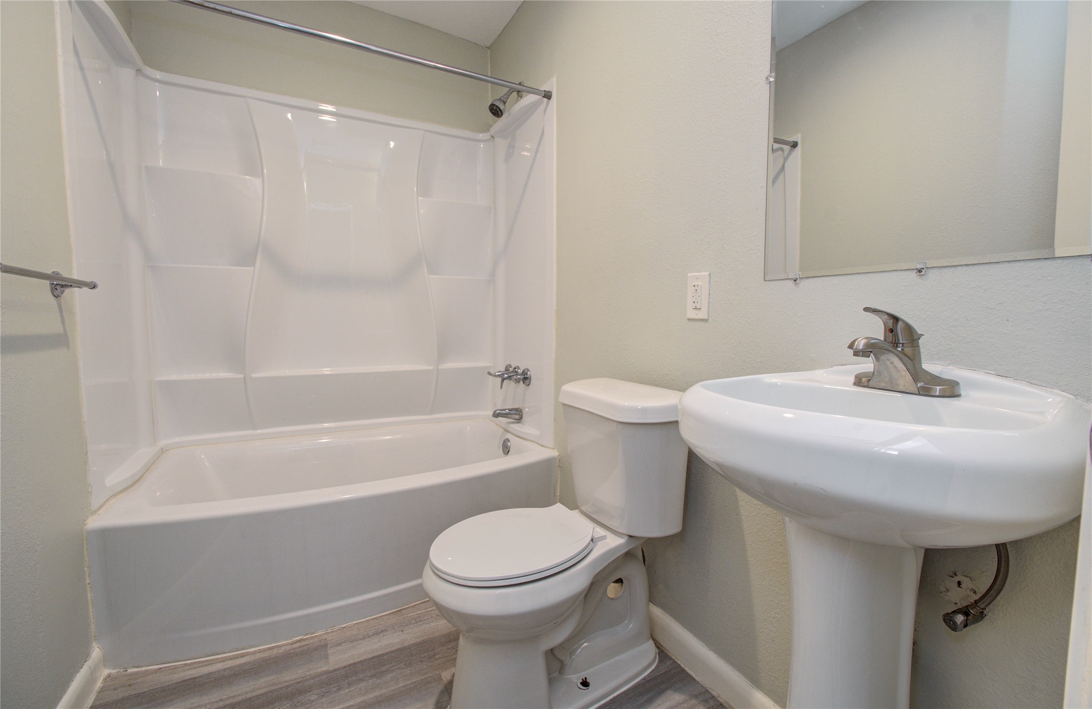 4624 Kingsbury Street Houston, TX 77021 - Photo 27 of 31 a bathroom with a sink toilet and shower