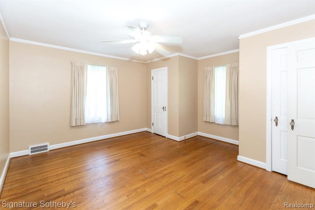 27745 Rackham Drive Lathrup Village, MI 48076 - Photo 12 of 36