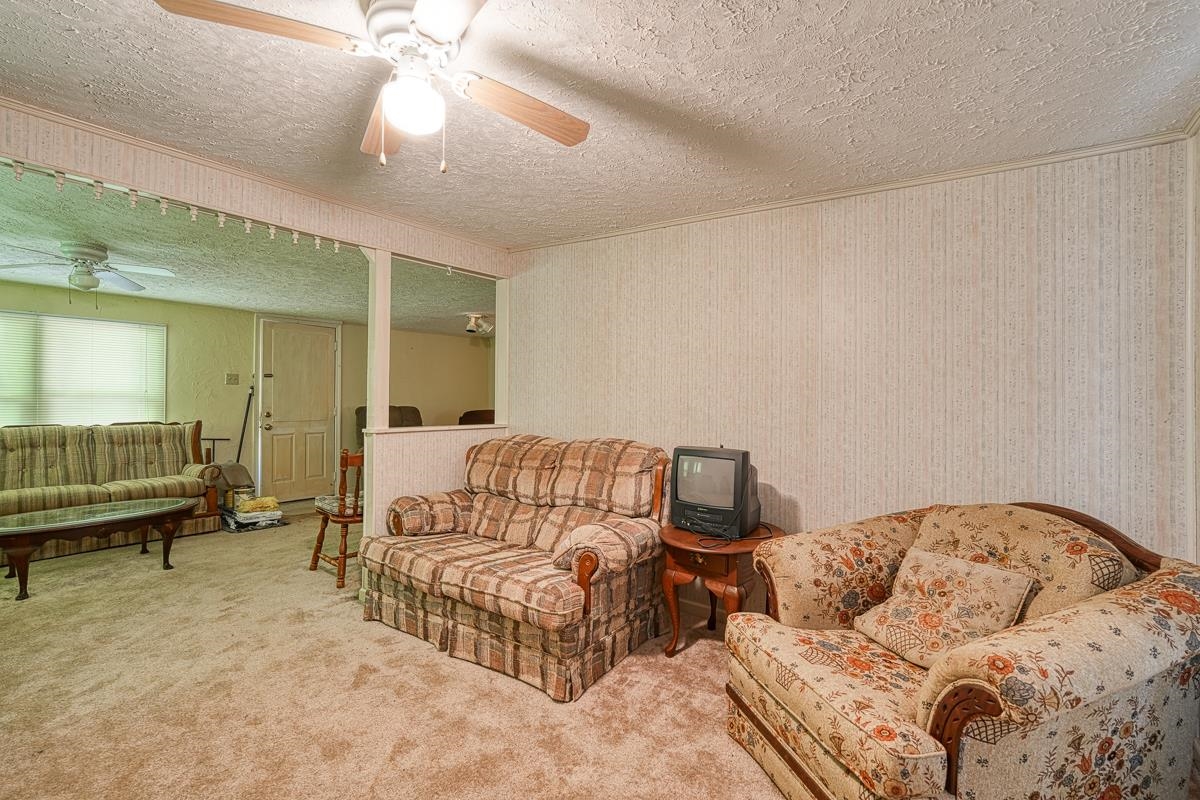 2230 Old Hills Bridge Road Enoree, SC 29335 - Photo 5 of 35