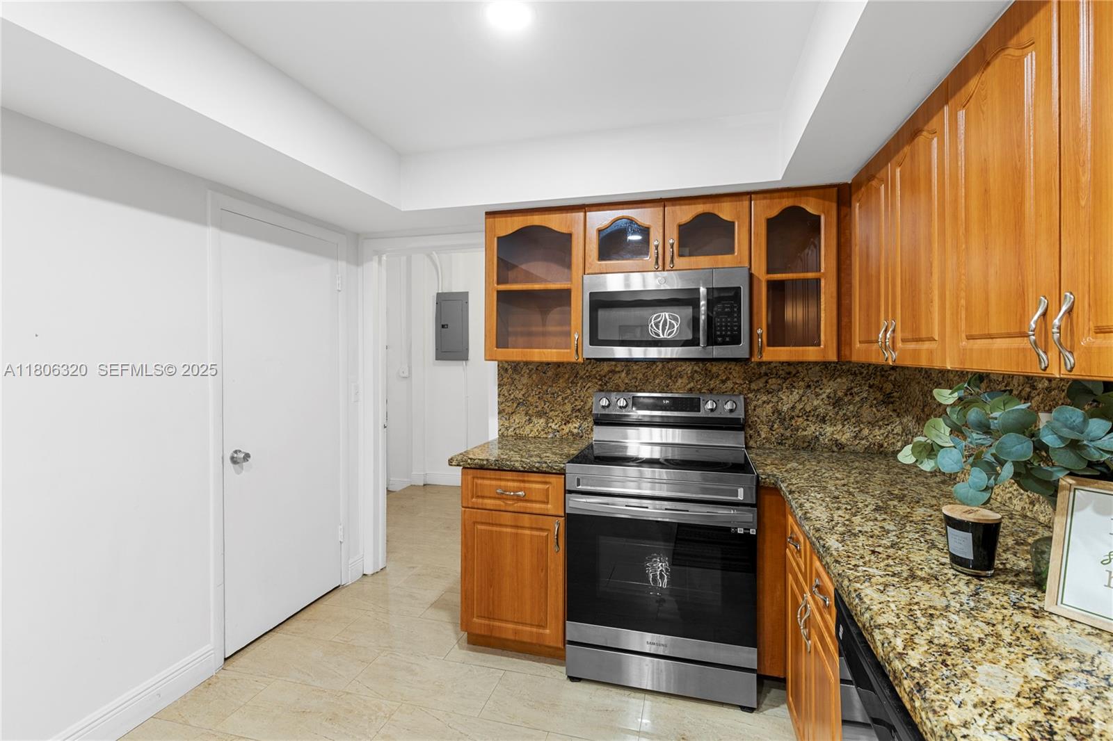 5861 Northwest 18th Court Sunrise, FL 33313 - Photo 9 of 46 Gallery Image 9