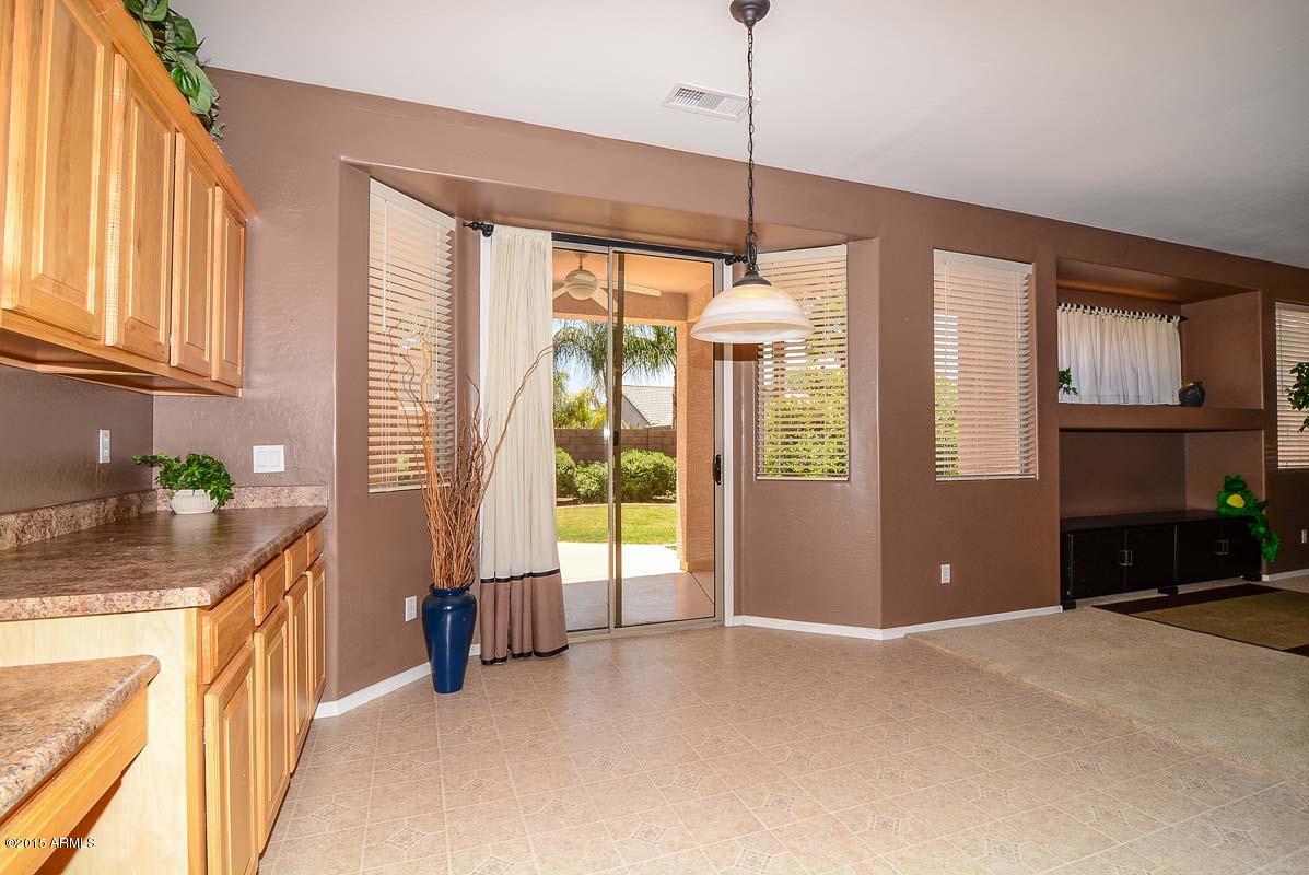 16941 West Northampton Road Surprise, AZ 85374 - Photo 8 of 31 Breakfast Room