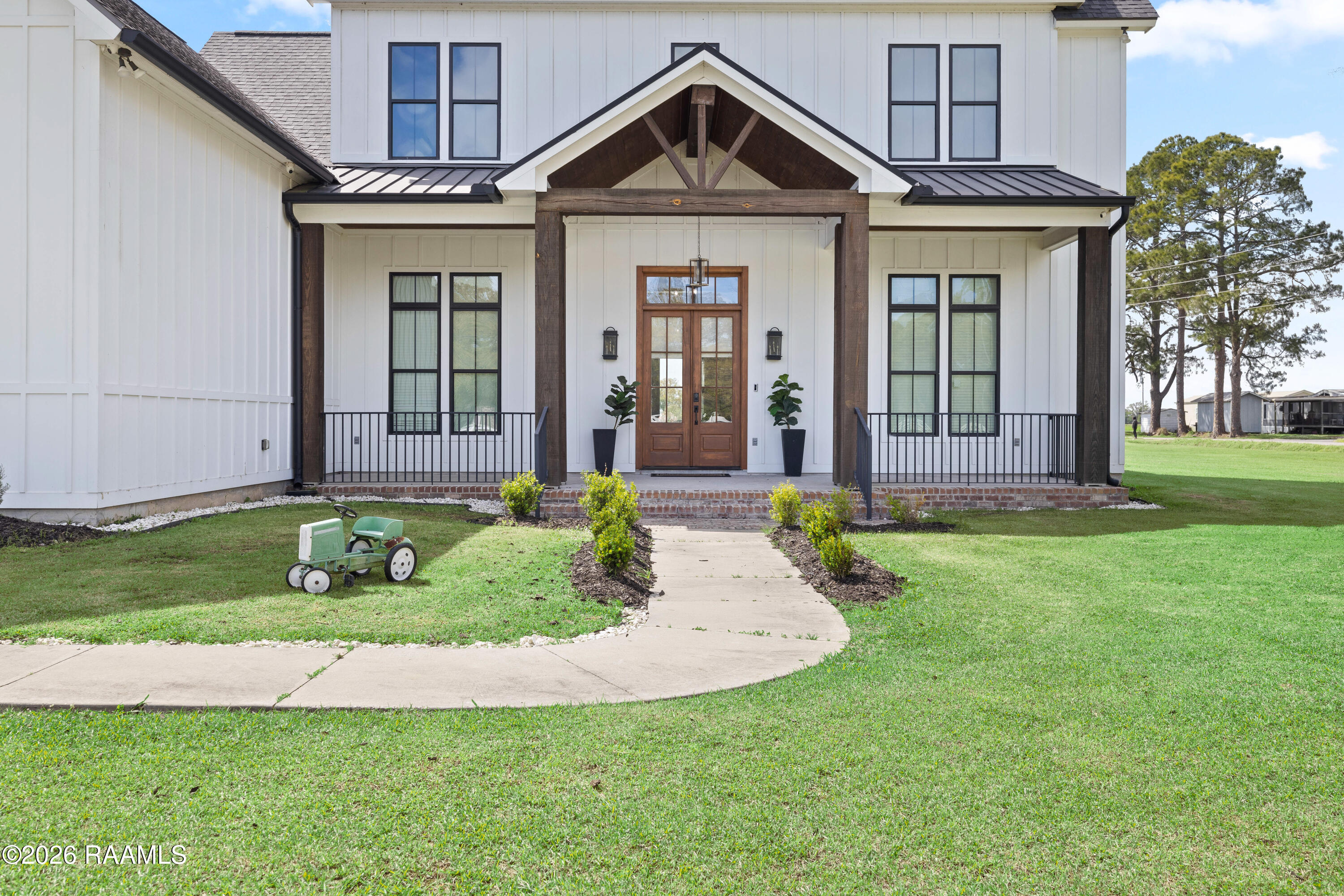 100 Viaulet Road Youngsville, LA 70592 - Photo 4 of 54 100-3