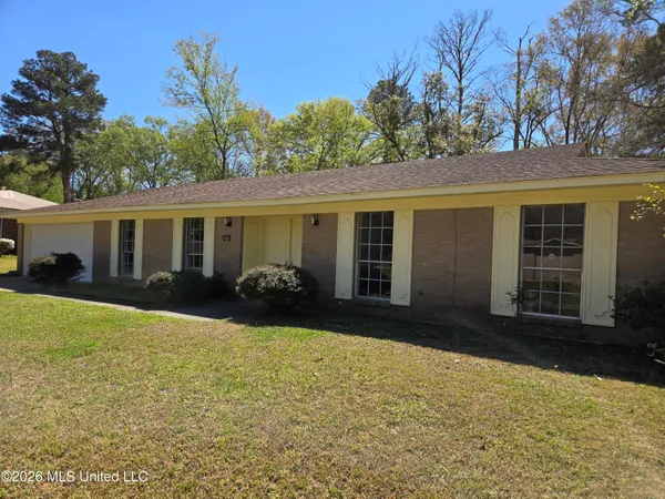$135,000 | 2282 Charmwood Drive, Jackson, MS 39204