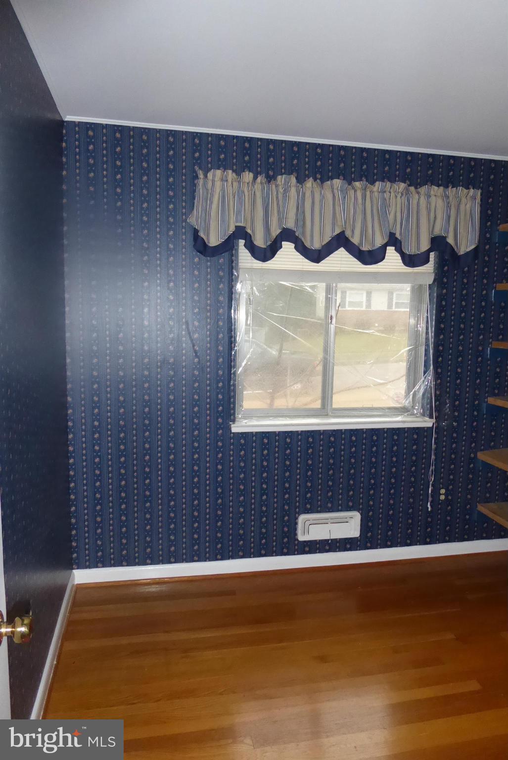 1218 Redcliffe Road Catonsville, MD 21228 - Photo 12 of 18 Main Level-Bedroom 3-View