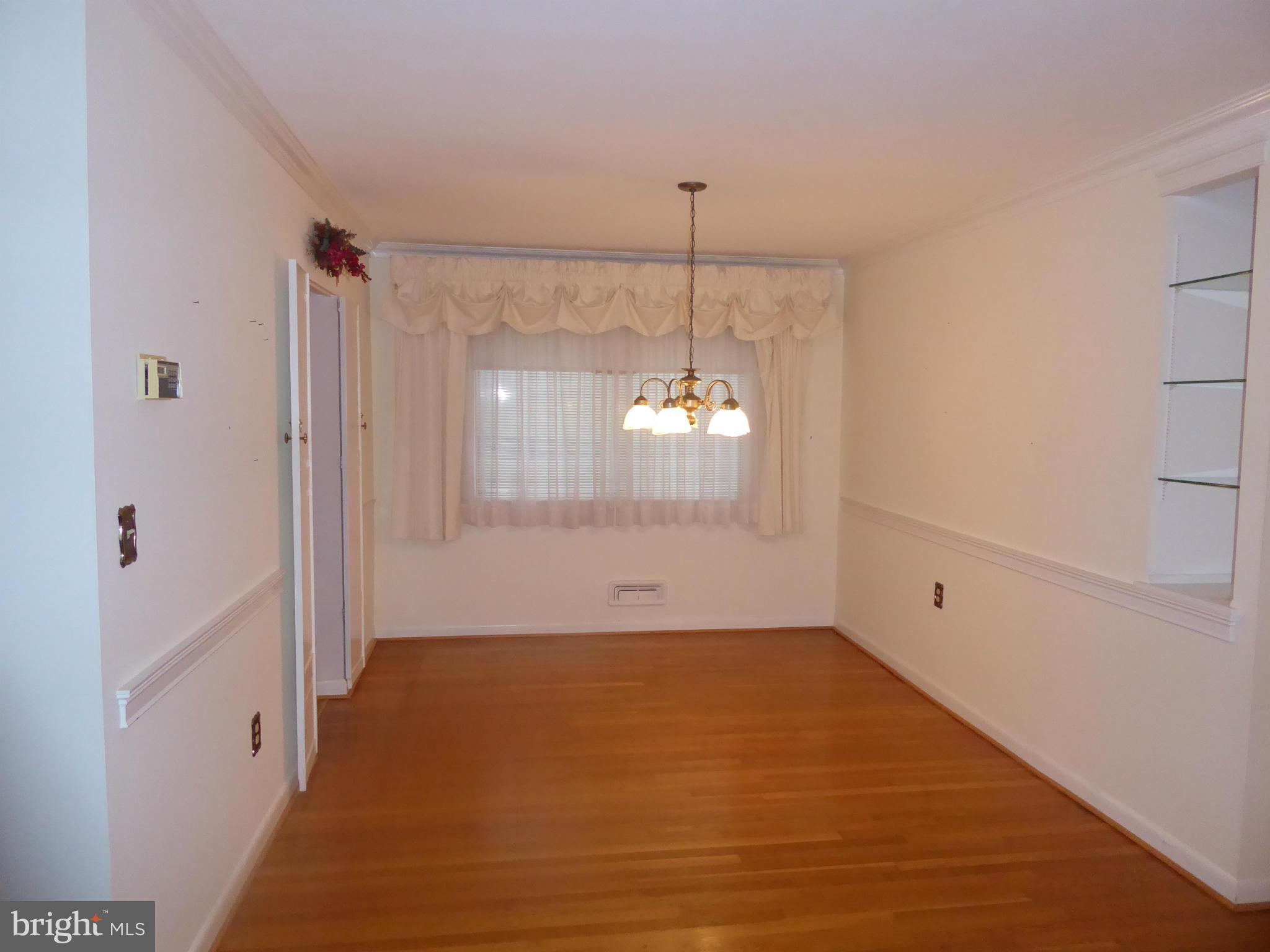 1218 Redcliffe Road Catonsville, MD 21228 - Photo 4 of 18 Main Level-Dining Room-View