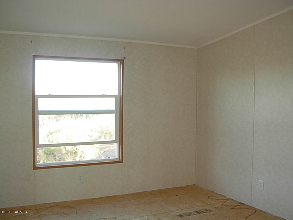 5040 West Elvado Road Tucson, AZ 85757 - Photo 8 of 12 Gallery Image 8