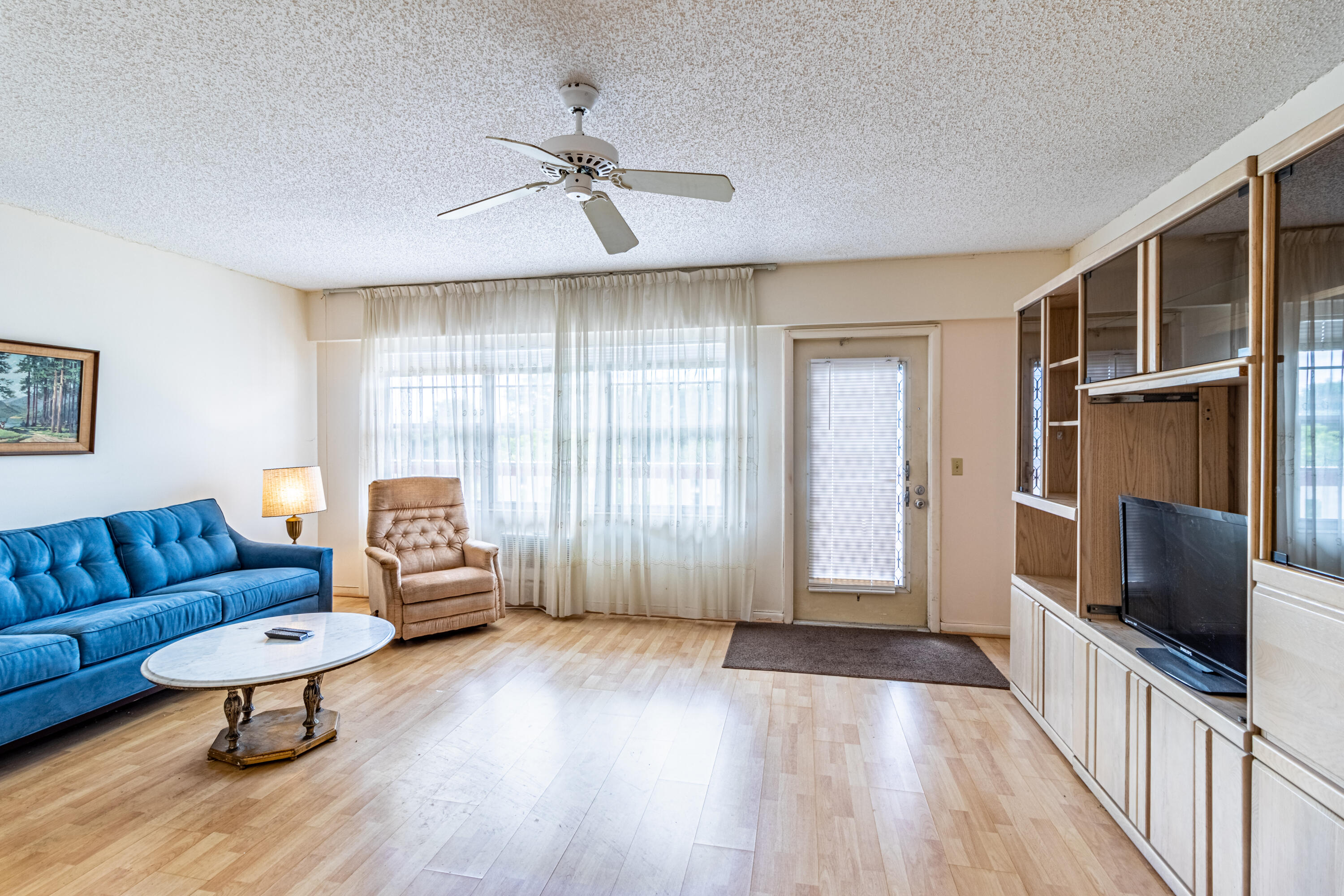 286 Brighton G Boca Raton, FL 33434 - Photo 2 of 17 Living Room