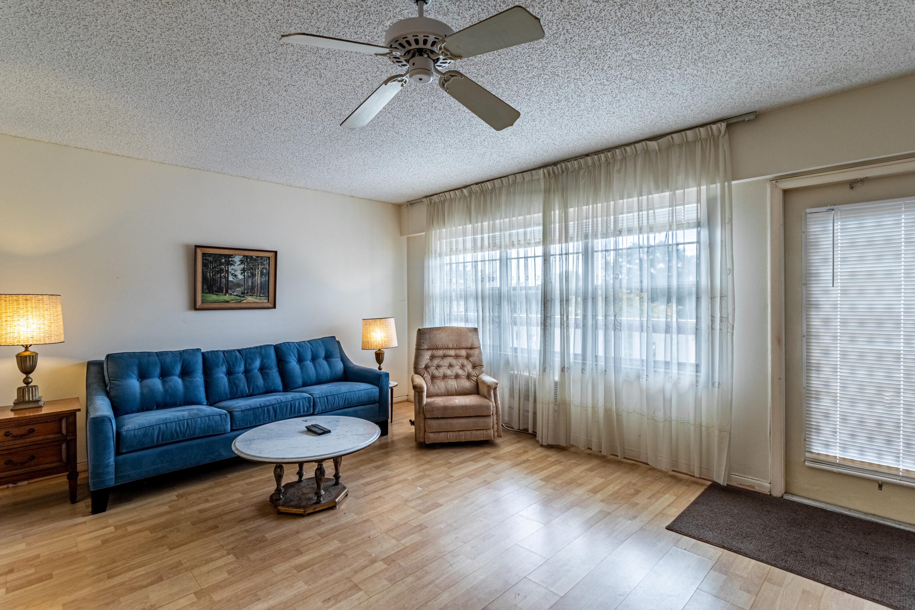 286 Brighton G Boca Raton, FL 33434 - Photo 4 of 17 Spacious Living Room Area