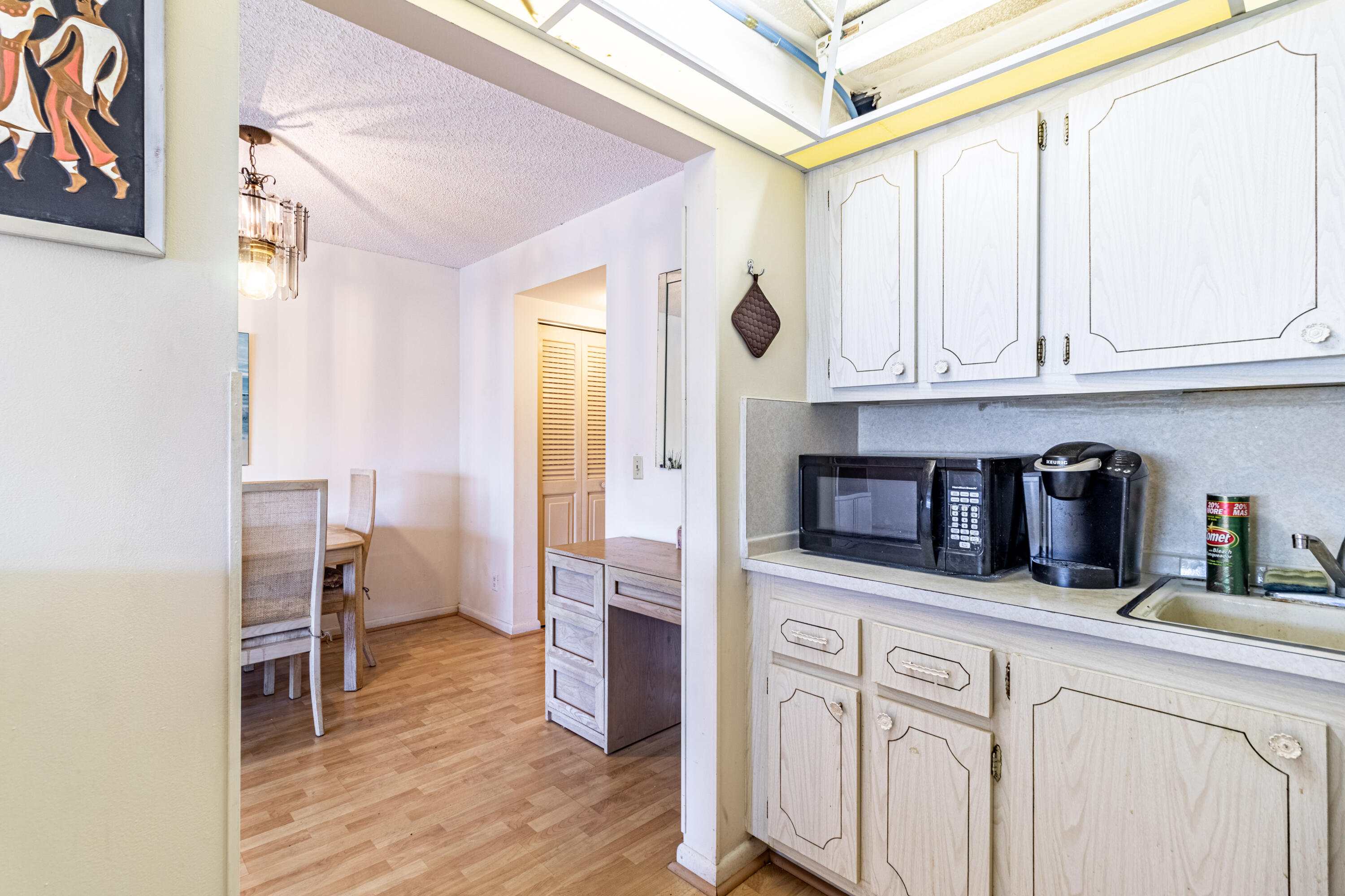 286 Brighton G Boca Raton, FL 33434 - Photo 9 of 17 Kitchen/Dining Room