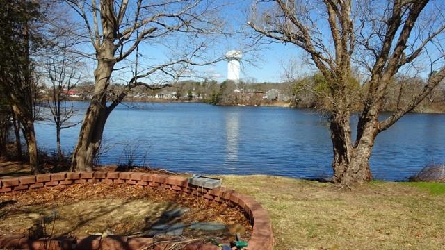 19 Everett Road Buzzards Bay, MA 02532 - Photo 13 of 30 a view of a backyard of the house