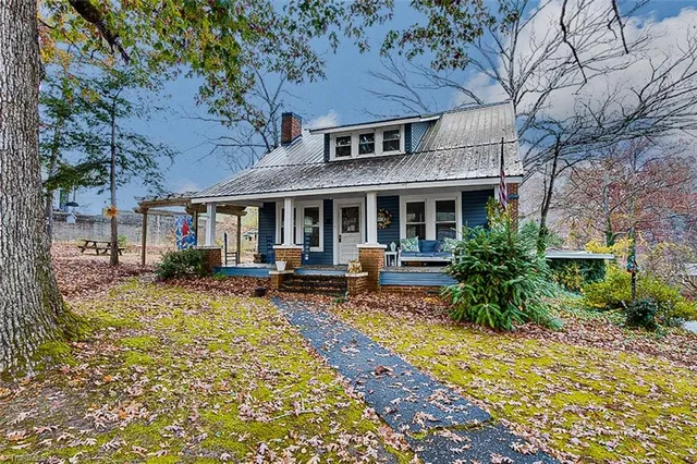 $250,000 | 131 North Middleton Street, Robbins, NC 27325